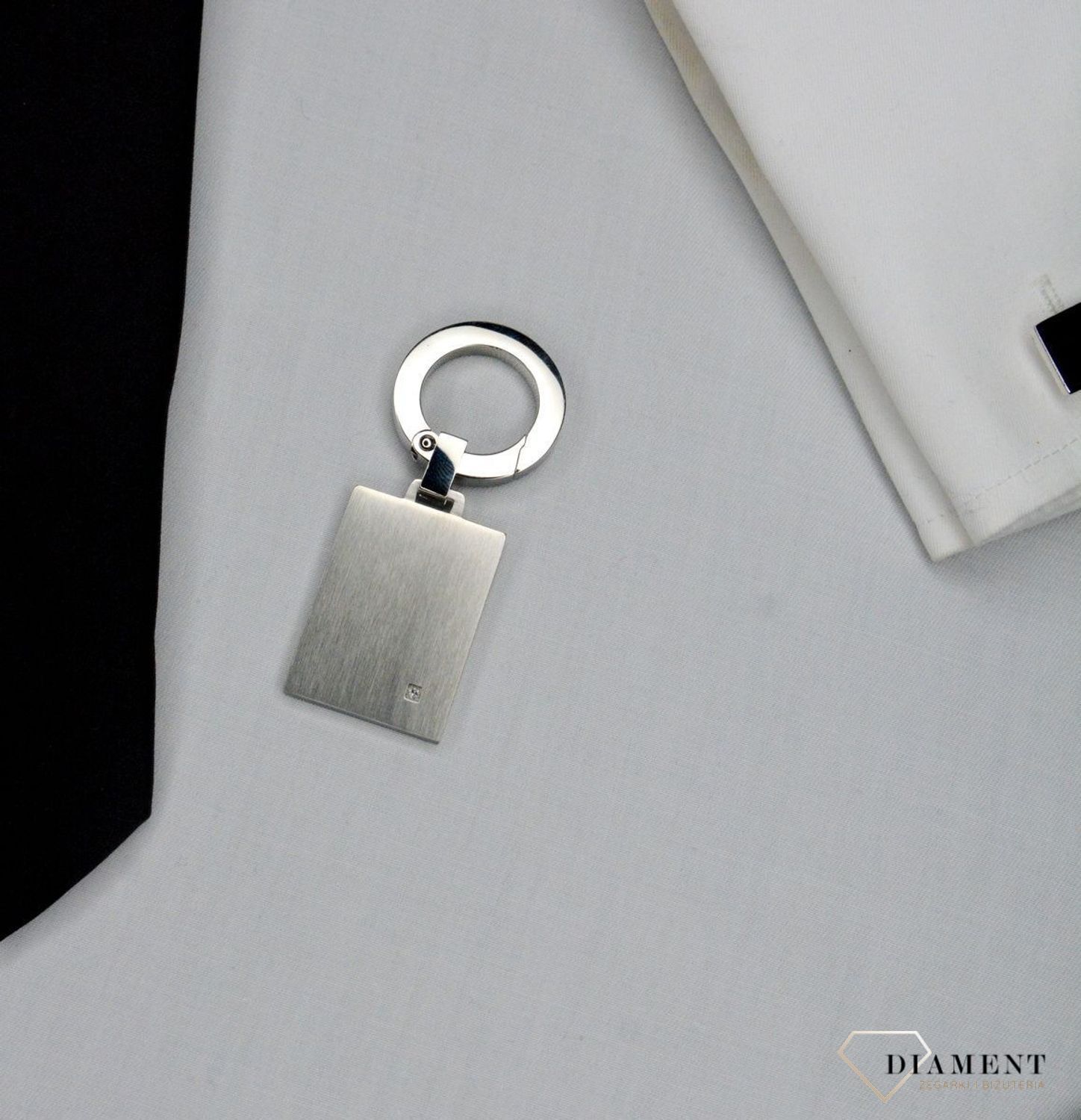 Brelok w kolorze srebra Nomination z Diamentem  028307 008. Brelok Strong Diamond Edition z jasnym diamentem i satynowym wykończeniem ze stali nierdzewnej. Idealny na prezent (2).jpg